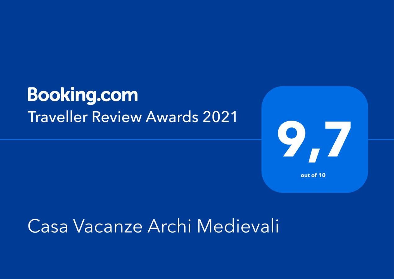 Casa Vacanze Archi Medievali Σαλέρνο Εξωτερικό φωτογραφία
