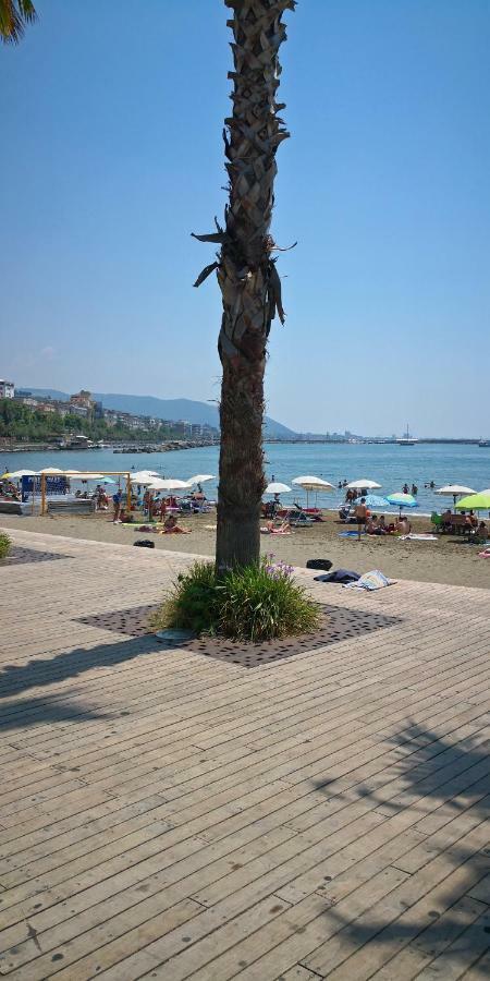 Casa Vacanze Archi Medievali Σαλέρνο Εξωτερικό φωτογραφία