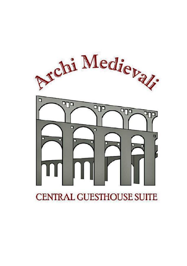 Casa Vacanze Archi Medievali Σαλέρνο Εξωτερικό φωτογραφία